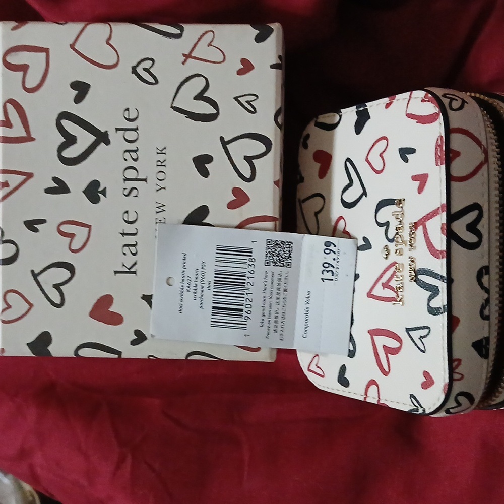 Kate Spade Staci Boxed Jewelry Holder with Hearts 🖤 ~ NWT - Picture 3 of 4